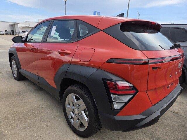 Used 2024 Soultronic Orange Pearl Hyundai SE image 5