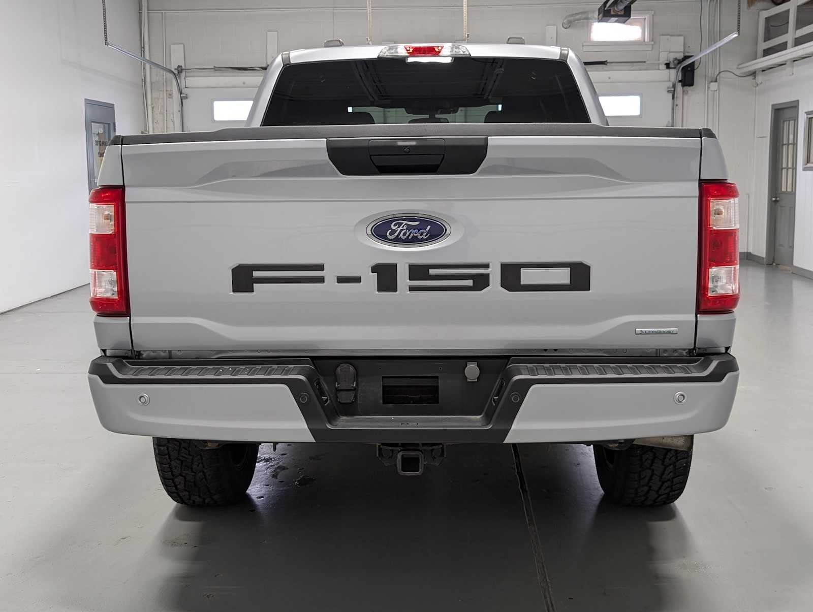 Used 2023 Iconic Silver Metallic Ford XL image 9