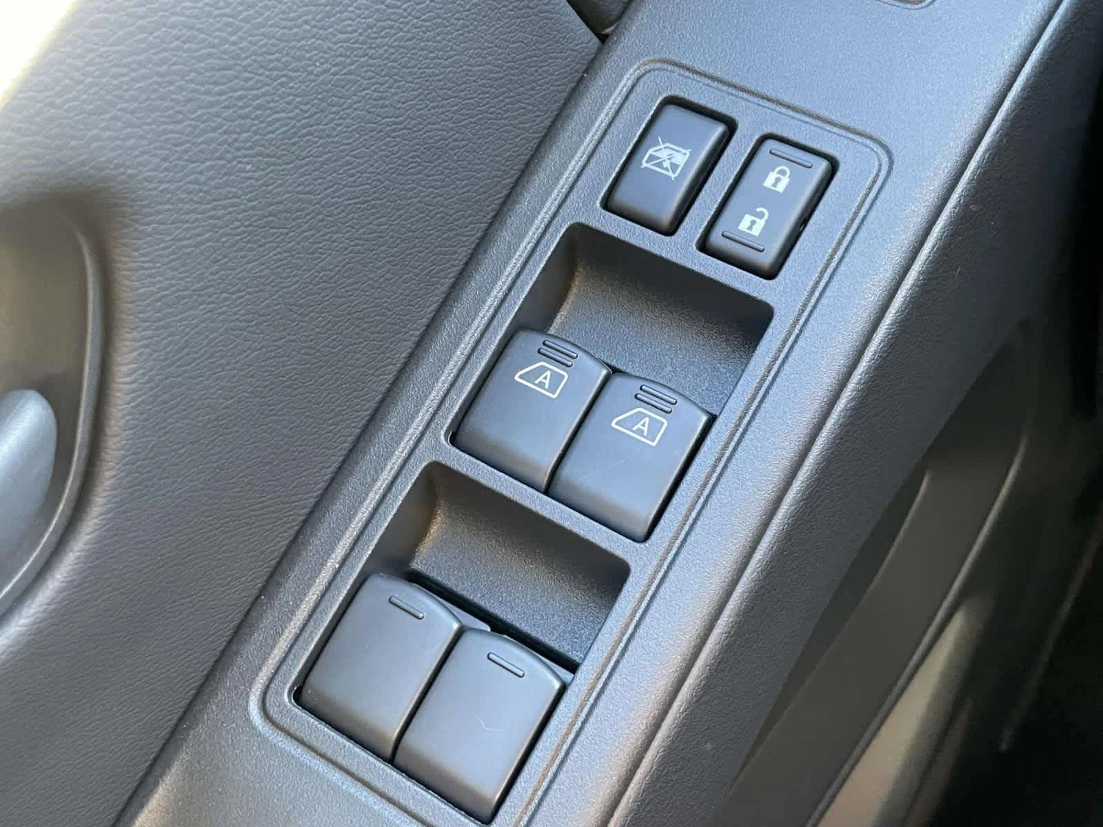 New 2026 Boulder Gray Pearl Nissan SV image 29