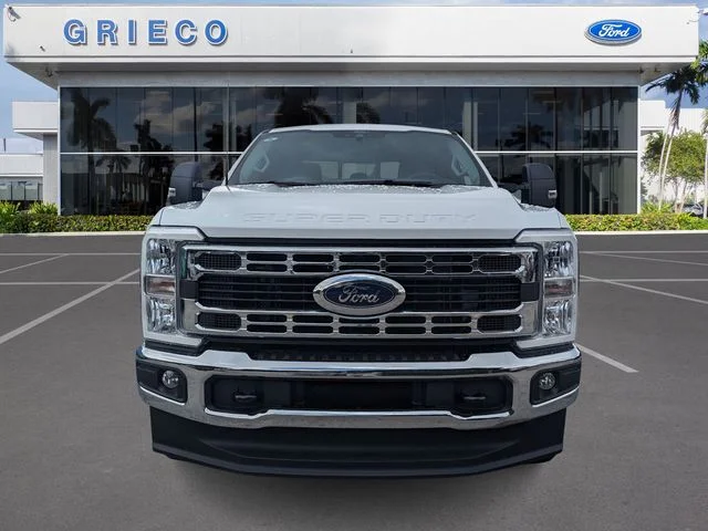 New 2025 Oxford White Ford F-350® XLT image 20