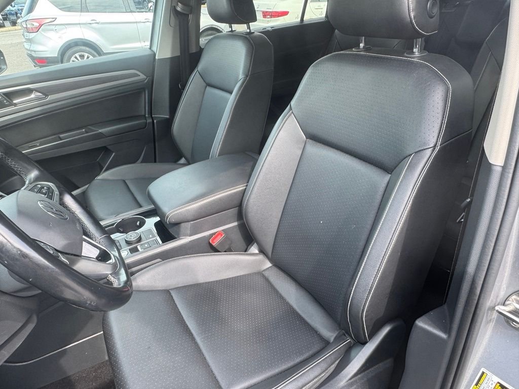 Used 2021 Silver Volkswagen 2.0T SEL image 11
