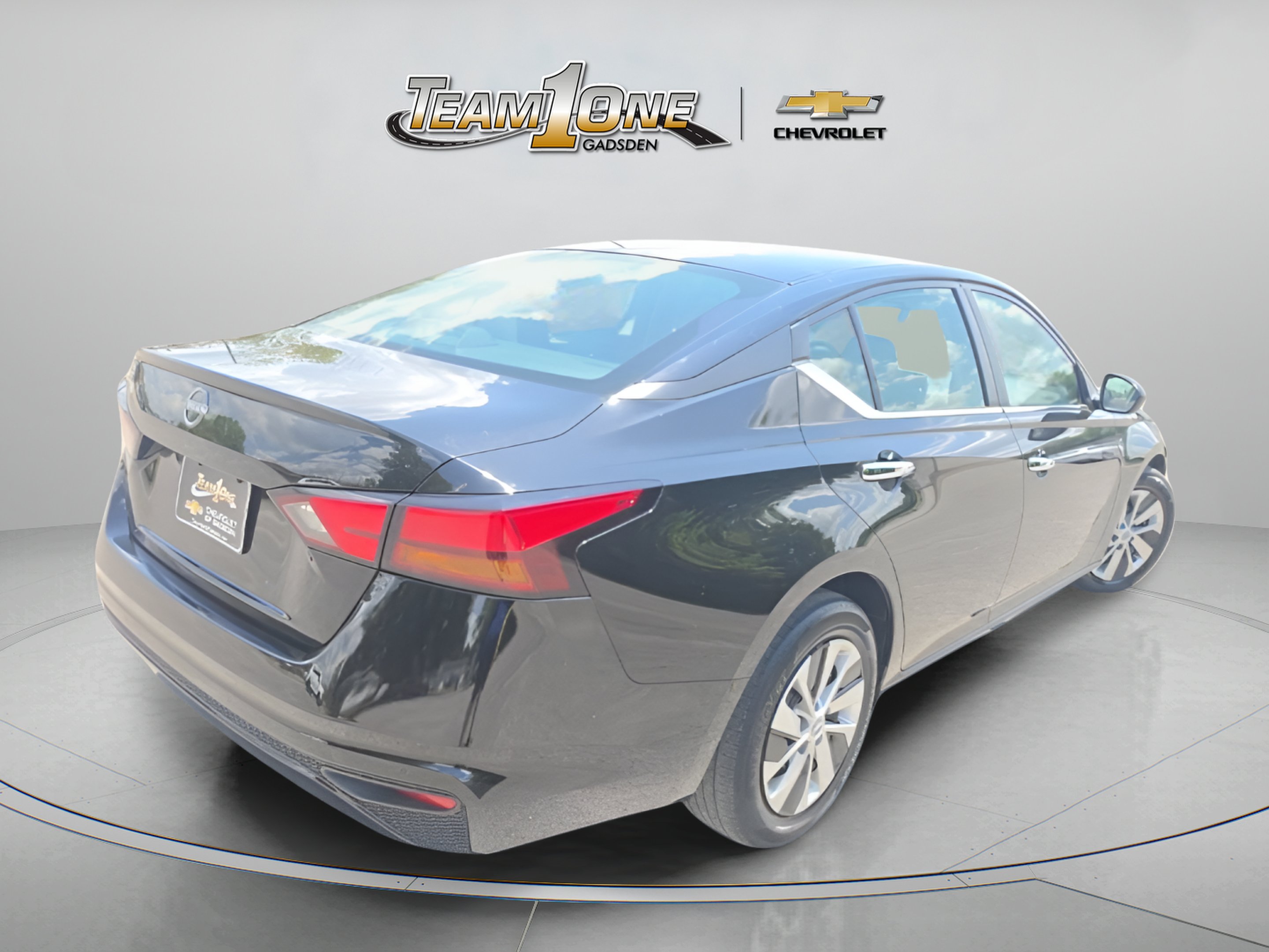 Used 2023 Black Nissan S FWD image 7