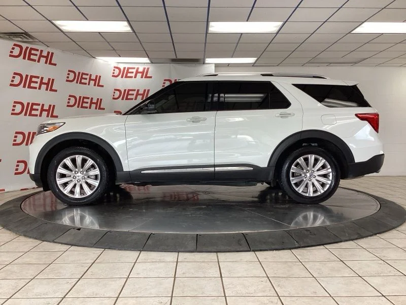Used 2020 White Ford Limited image 4