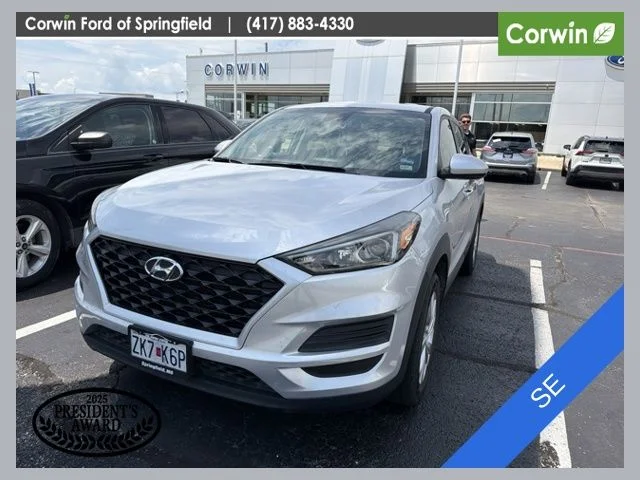 Used 2019 Molten Silver Hyundai SE image 1