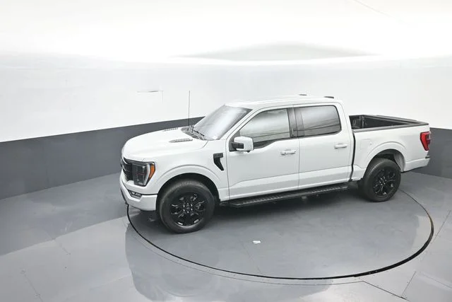 Used 2023 White Ford Lariat image 29