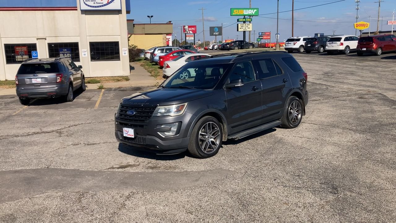 2016 Ford Explorer Sport photo 3