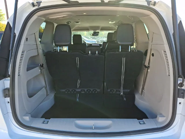 Used 2024 White Chrysler Touring L image 28