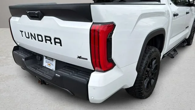 Used 2022 White Toyota SR5 image 36