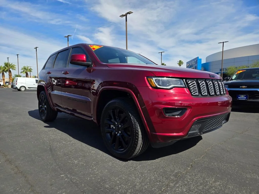 Used 2022 Velvet Red Pearlc Jeep Laredo X image 1