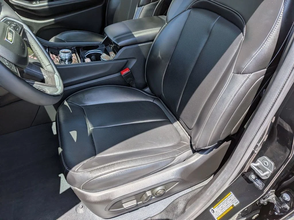 Used 2023 Black Jeep Limited image 25