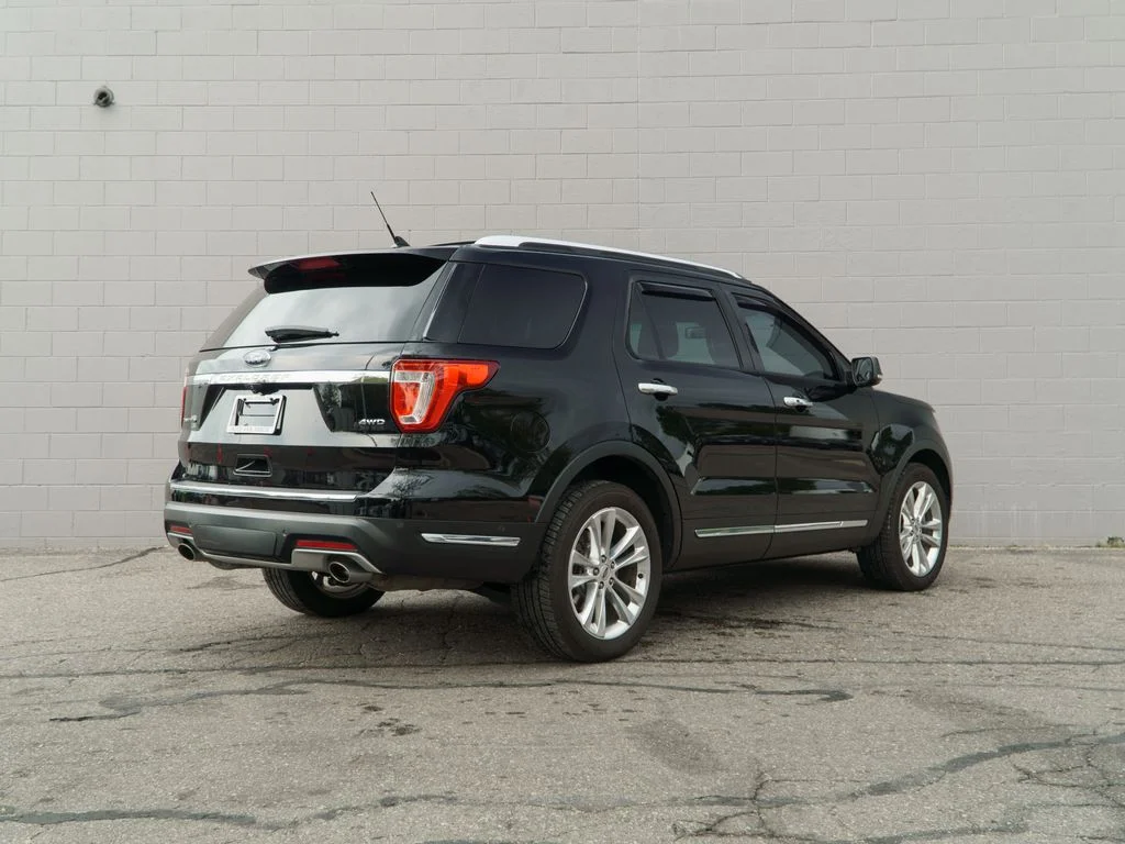 Used 2018 Shadow Black Ford Limited image 7