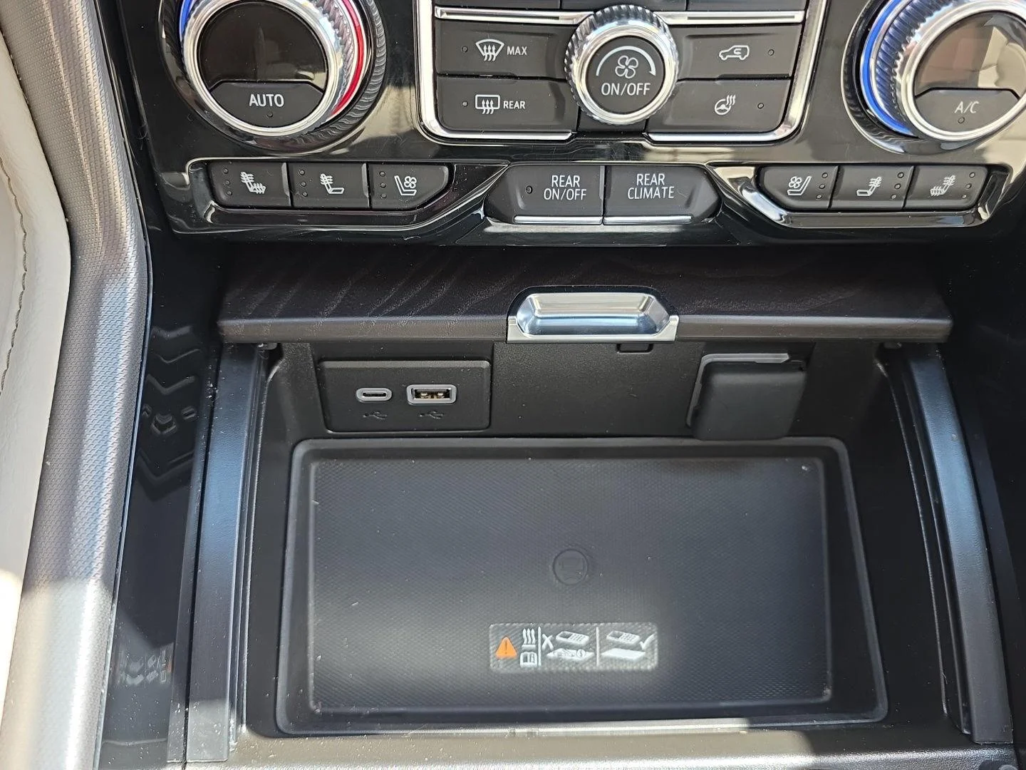 Used 2024 White Frost Tricoat GMC Denali image 40