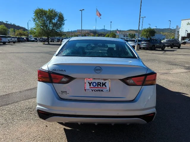 Used 2023 Silver Nissan 2.5 S image 5