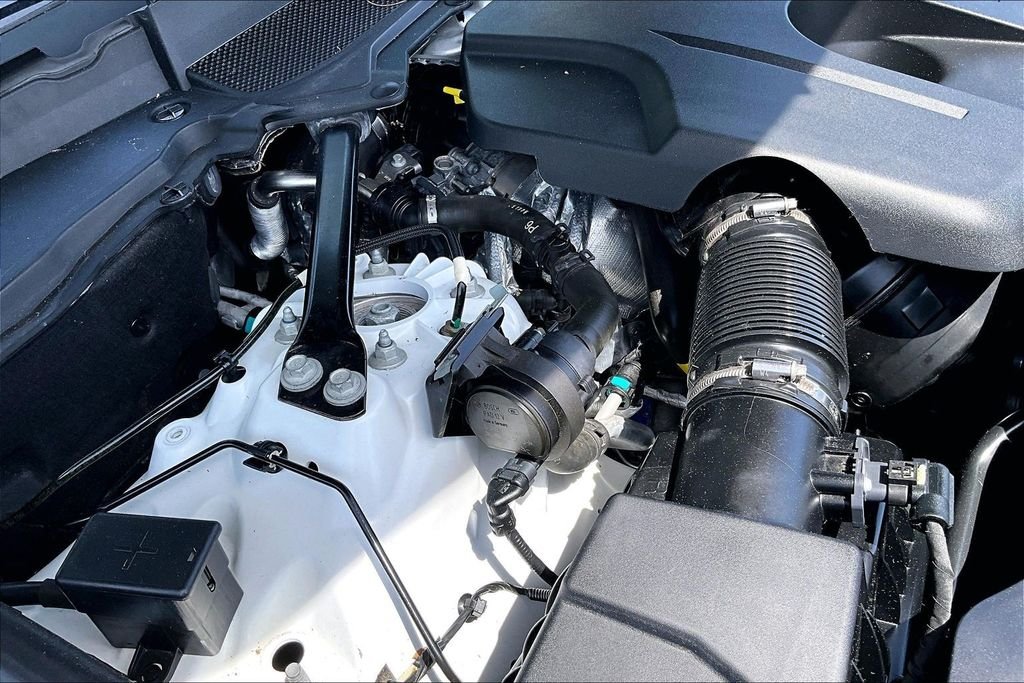 Certified Used 2022 Fuji White Land Rover SE image 35