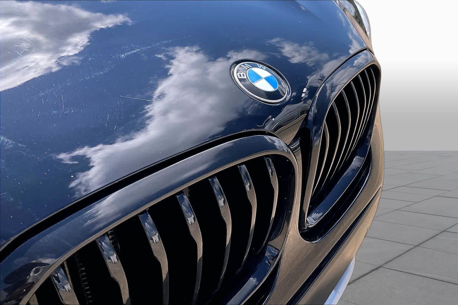 Used 2019 Jet Black BMW xDrive30i image 30