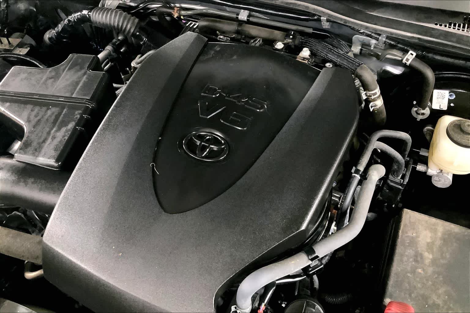Used 2021 Silver Sky Metallic Toyota SR5 image 33