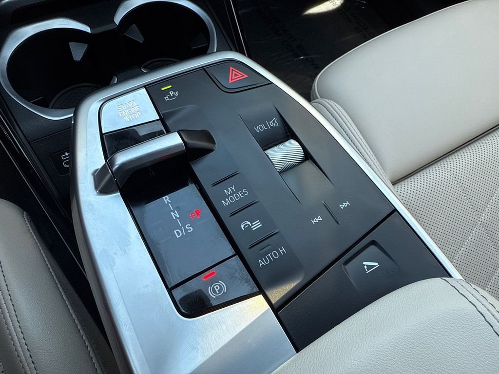 Used 2025 Blue BMW xDrive28i image 26