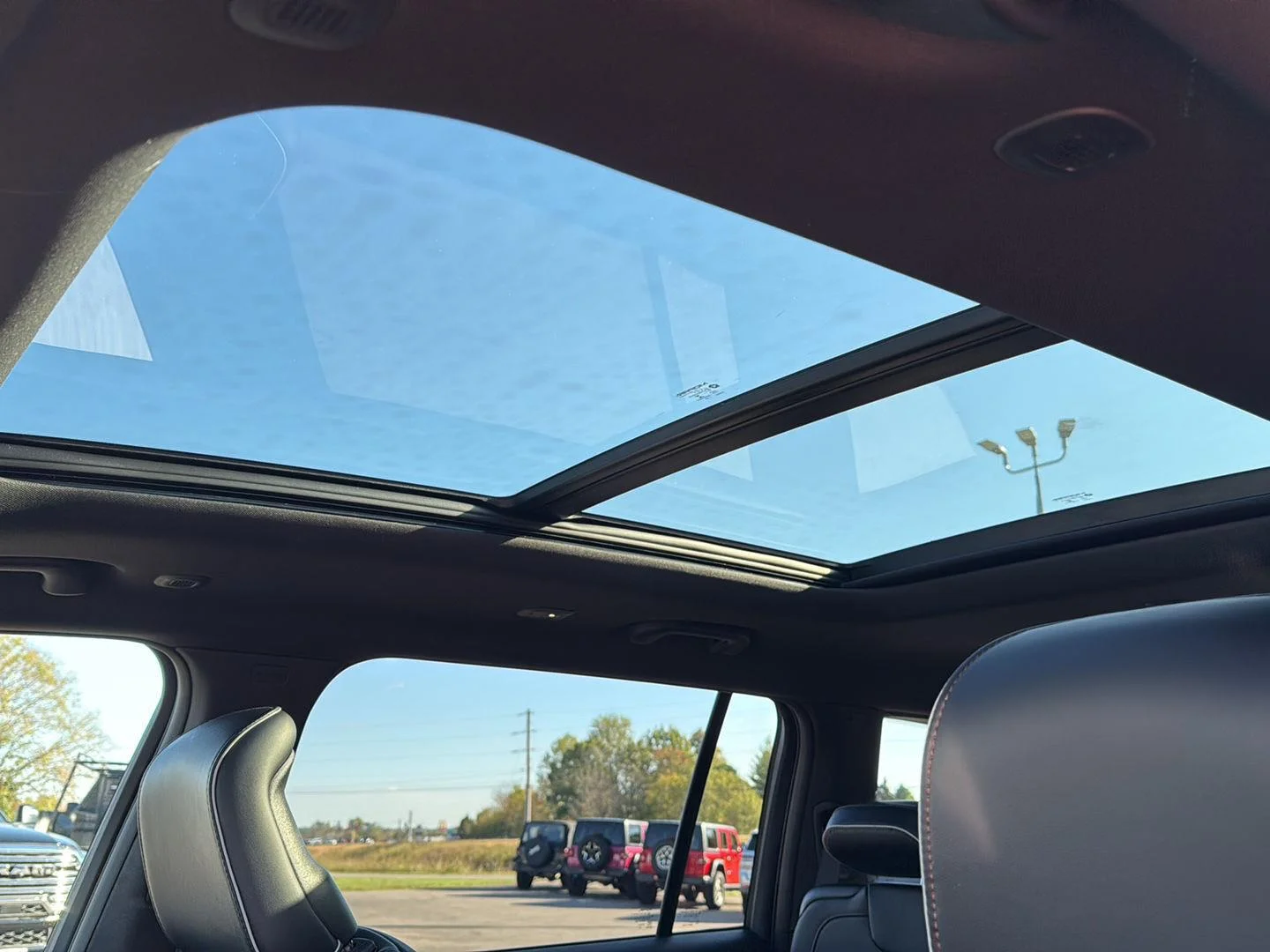 New 2025 Bright White Clearcoat Jeep Summit image 6