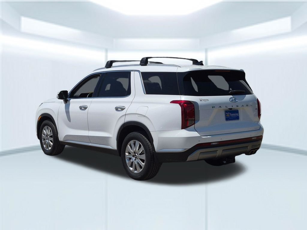 Used 2023 White Hyundai SEL image 4