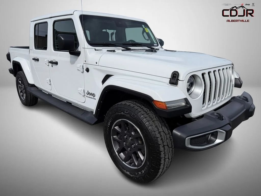 2021 Jeep Gladiator Overland's photo