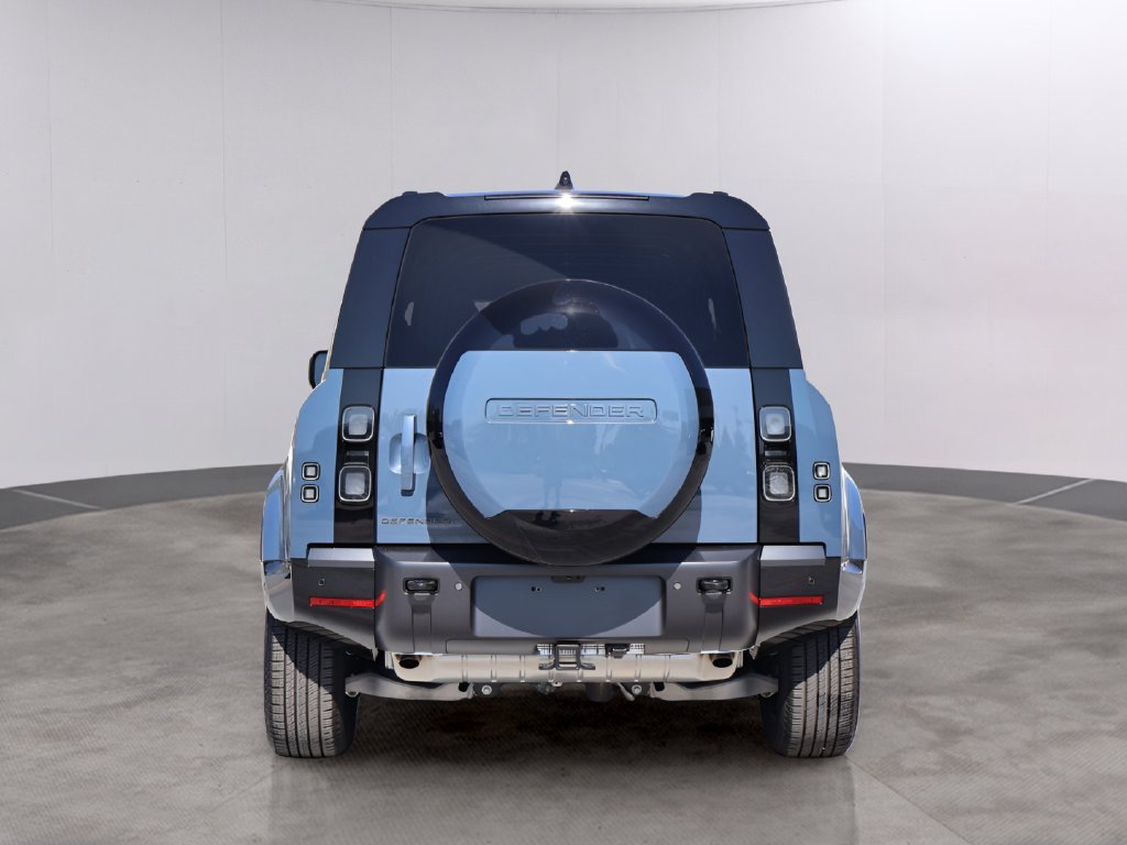 Used 2026 Tasman Blue Metallic Land Rover X-Dynamic SE image 6