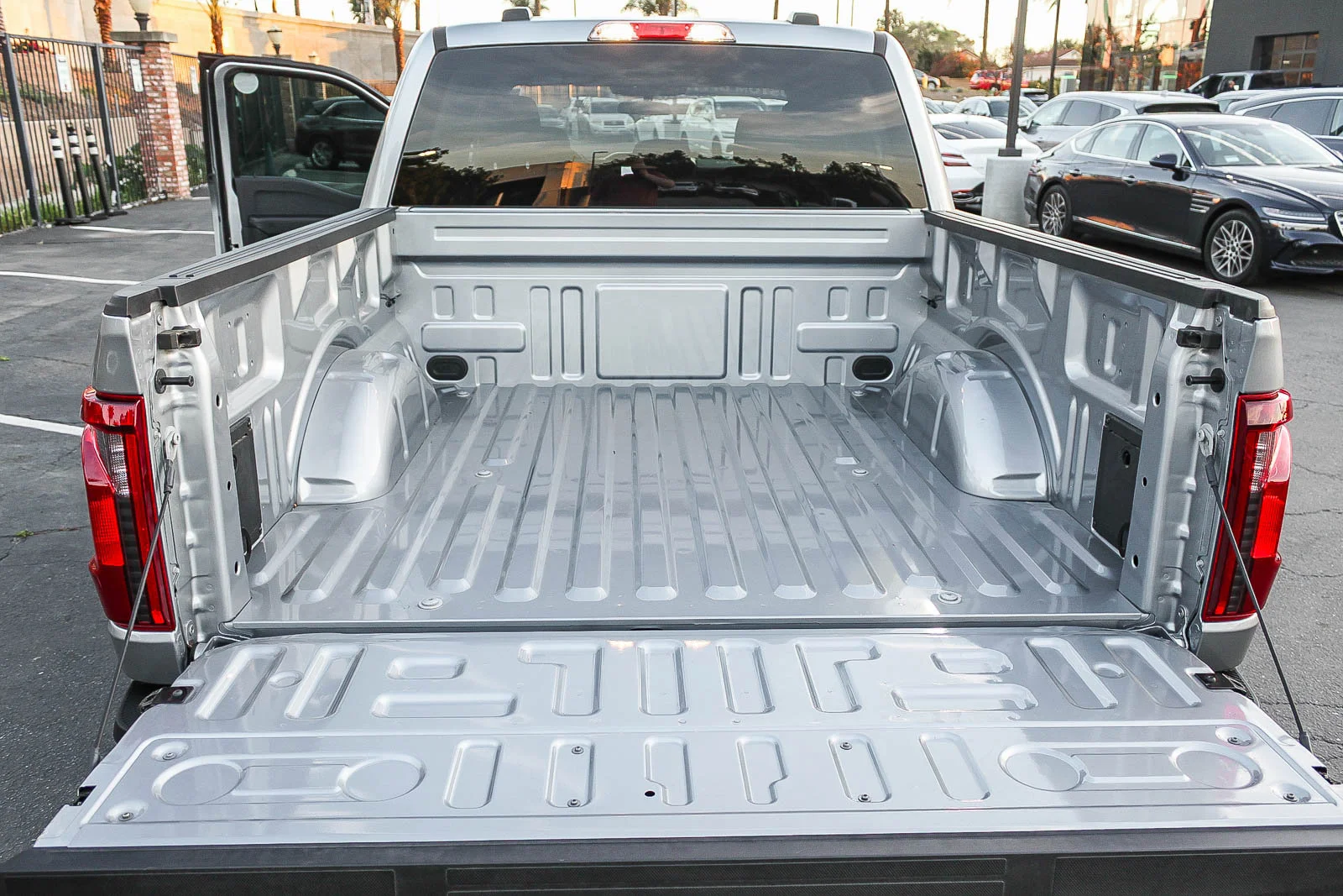 2025 Ford F-150 STX - Photo 12
