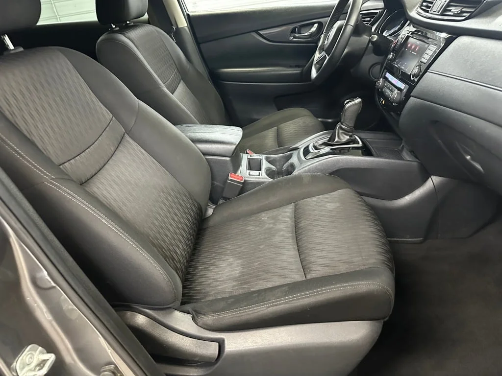 2019 Nissan Rogue SV - Photo 27