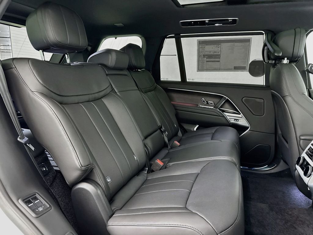 New 2027 Fuji White Land Rover SE image 29