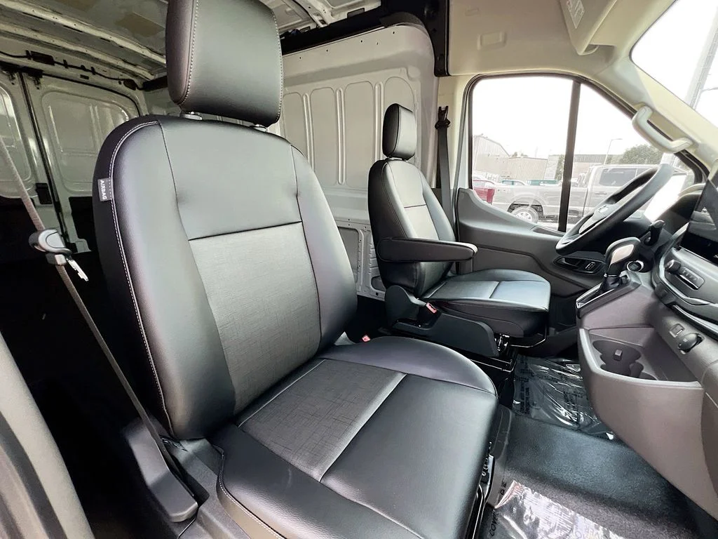 New 2026 Oxford White Ford Base image 15