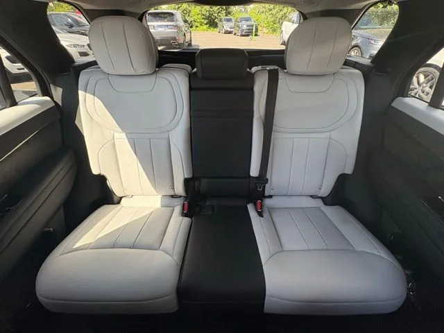 Used 2023 Blue Land Rover First Edition image 34