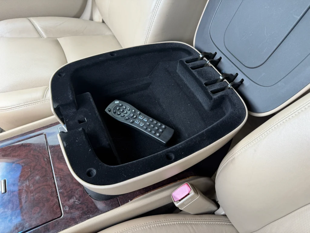 Used 2013 White Diamond Tricoat Cadillac Luxury image 19
