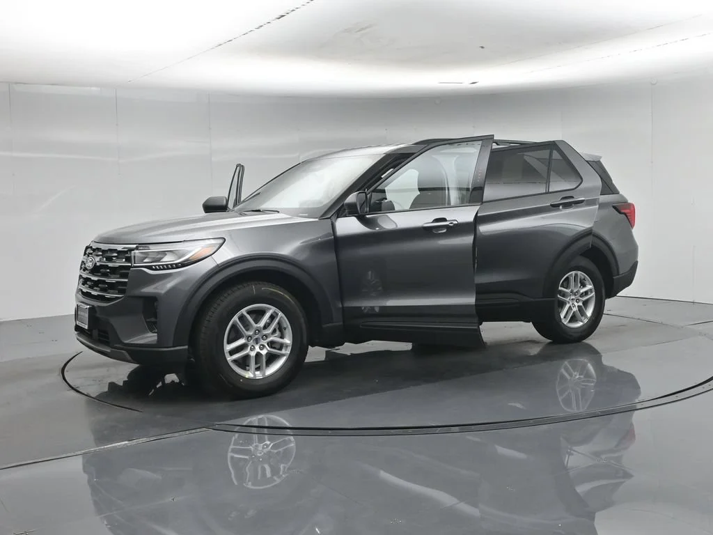 New 2027 Carbonized Gray Metallic Ford Active image 5