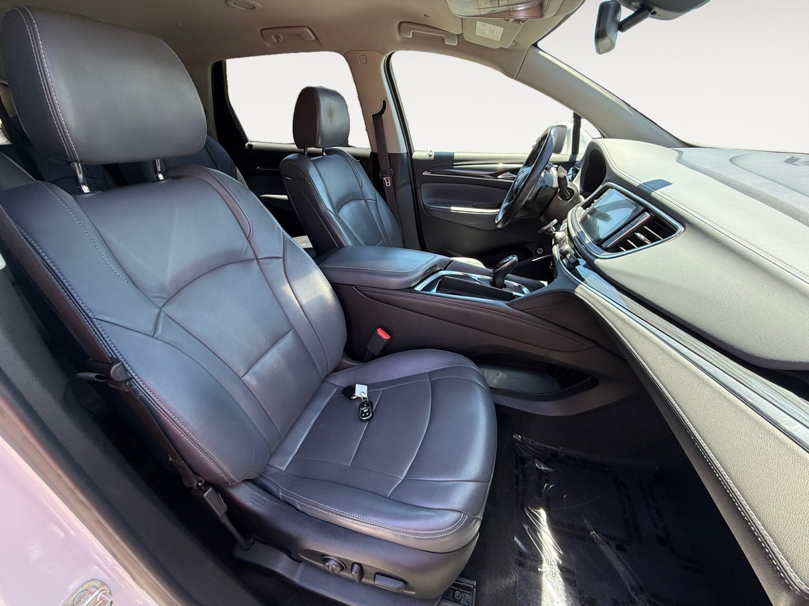Used 2018 Summit White Buick Essence image 19