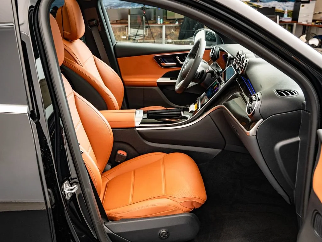 New 2026 Black Mercedes-Benz GLC 300 image 25