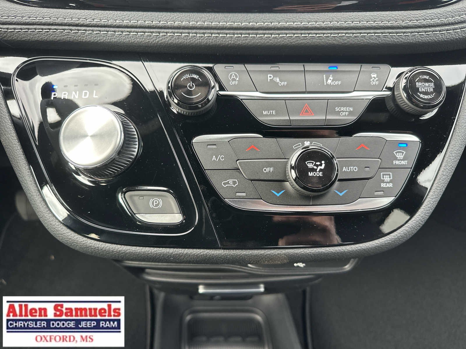 2026 Chrysler Pacifica Select - Photo 22