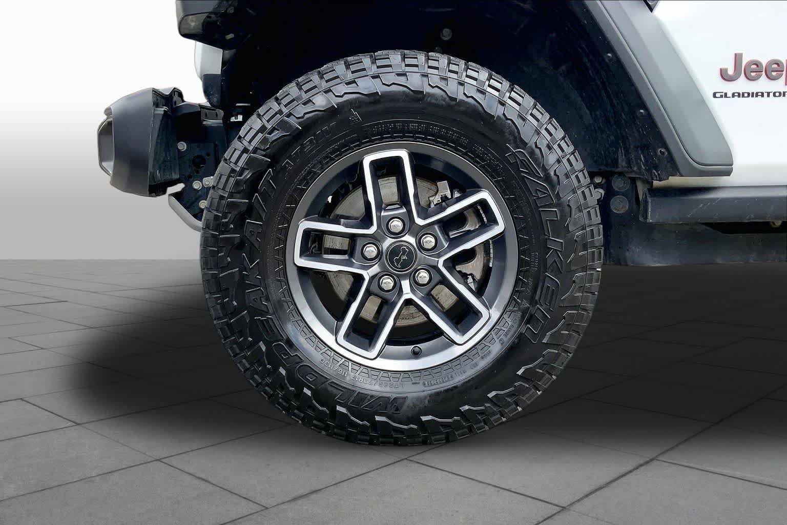 Used 2026 Bright White Clearcoat Jeep Mojave image 11