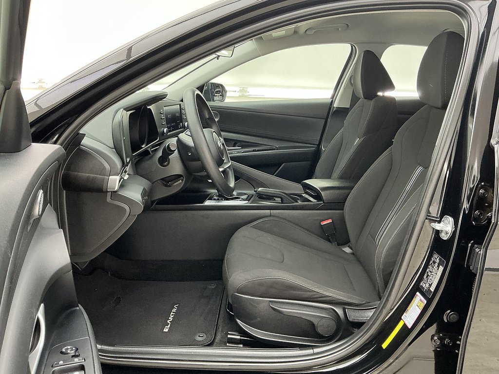 Used 2022 Phantom Black Hyundai SEL image 17
