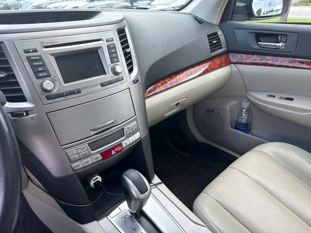 Used 2012  Subaru 2.5i image 19