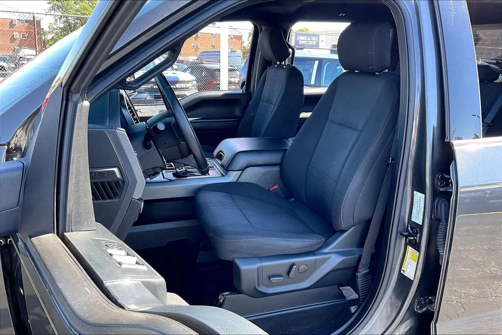 Certified Used 2020 Magnetic Ford XLT image 24