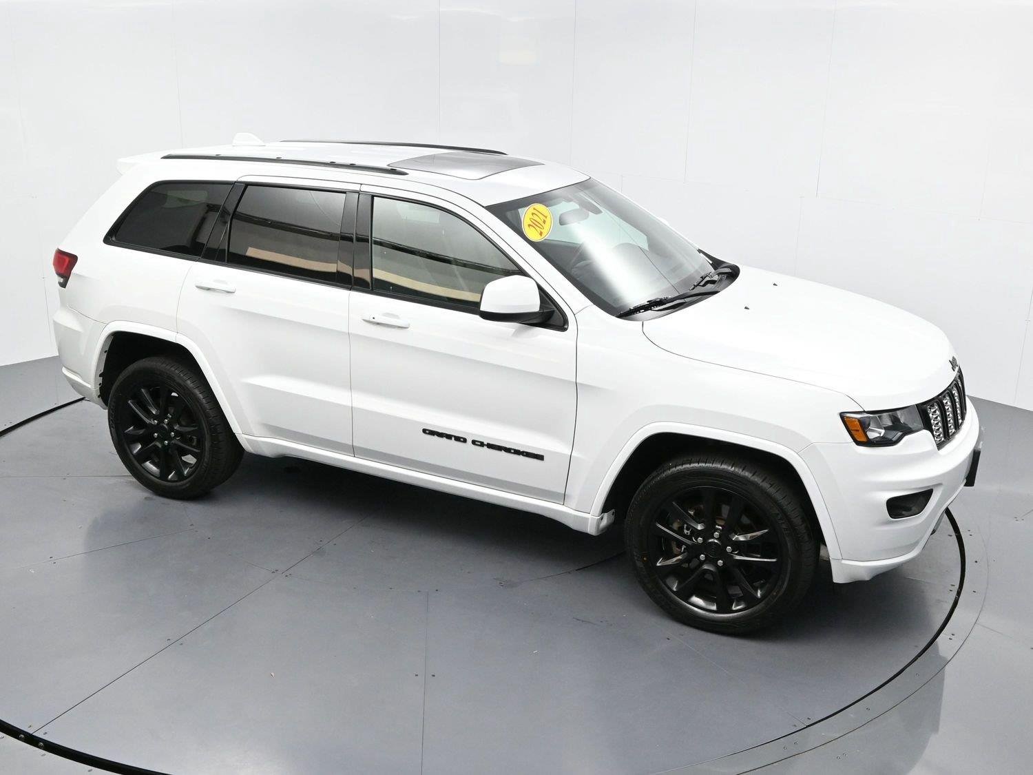 Used 2021 Bright White Clearcoat Jeep Laredo X image 41