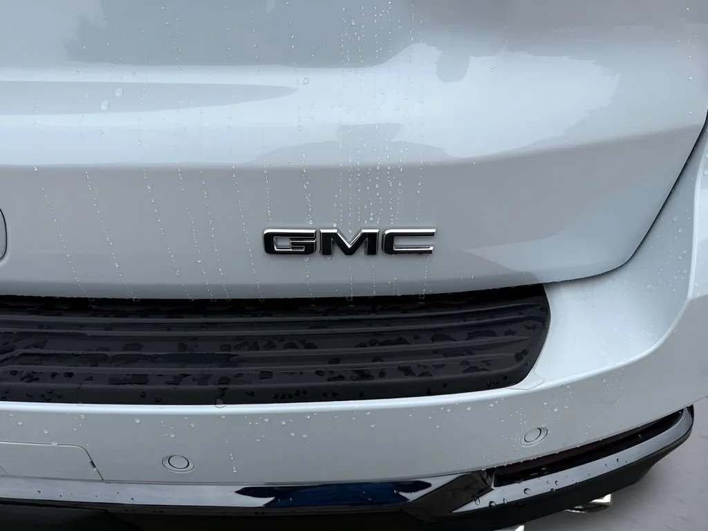 New 2026 Glacier White Tricoat GMC Denali Ultimate image 40