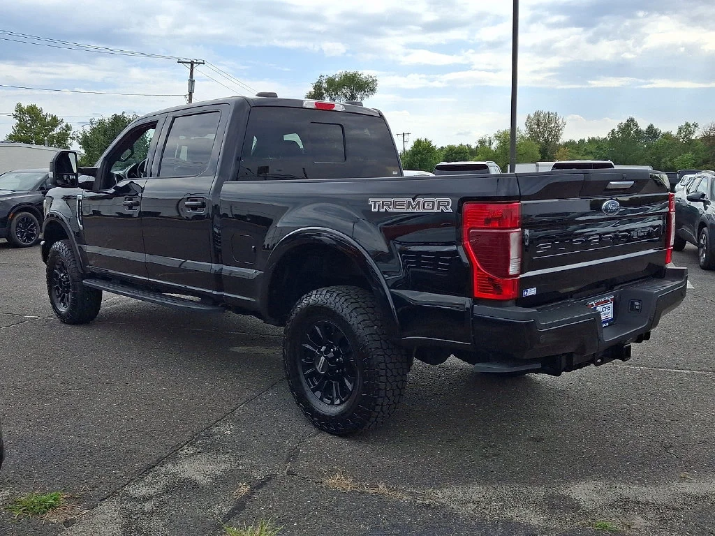 Used 2022 Black Ford LARIAT image 8