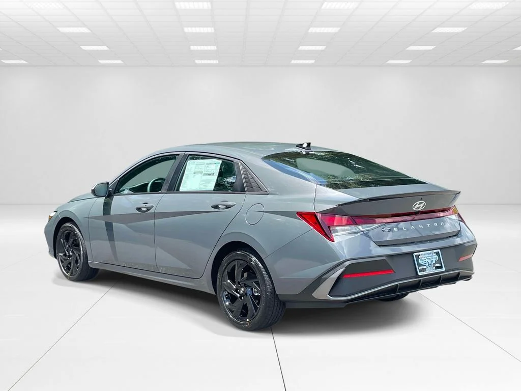 New 2026 Gray Hyundai SEL Sport image 4