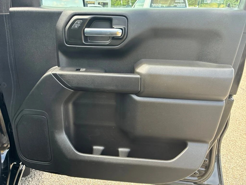 Used 2022 Black Chevrolet Custom image 19
