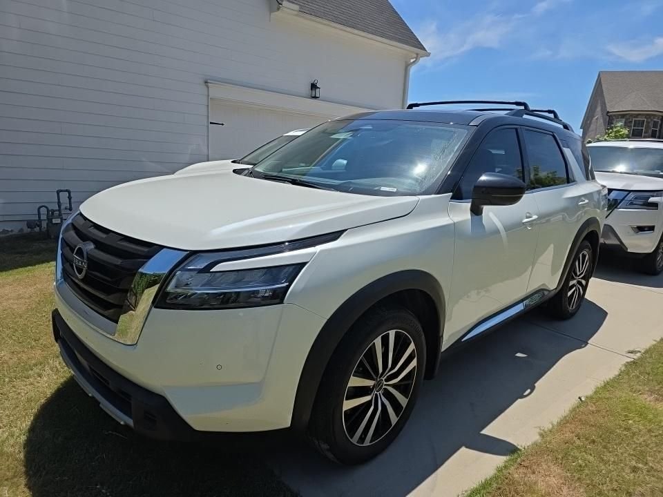 2023 Nissan Pathfinder Platinum 2WD's photo