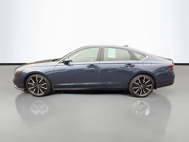 Used 2025  Honda Touring image 3