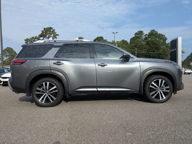 Used 2025 Gray Nissan Platinum image 3