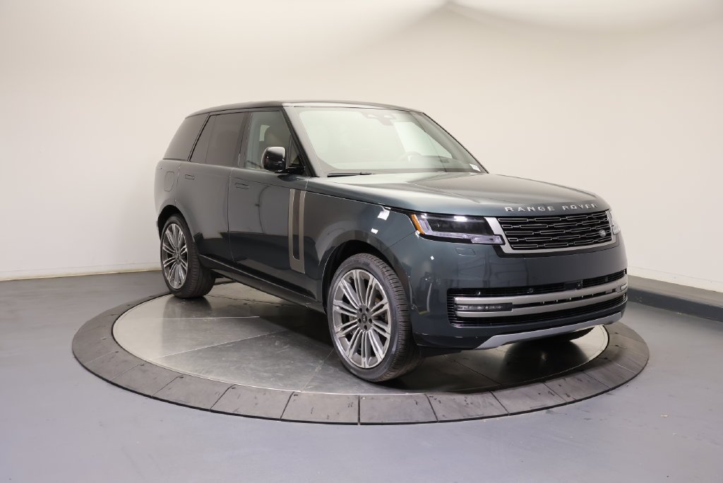 New 2027 Belgravia Green LAND ROVER SE image 7