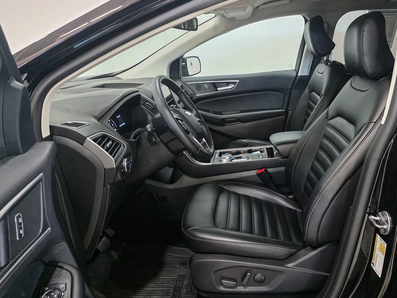 Used 2024 Agate Black Metallic Ford SEL image 20