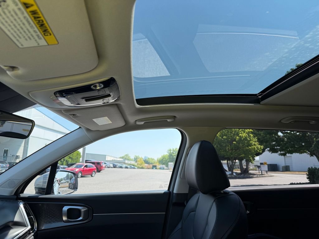 New 2026 Wolf Gray Kia S image 17